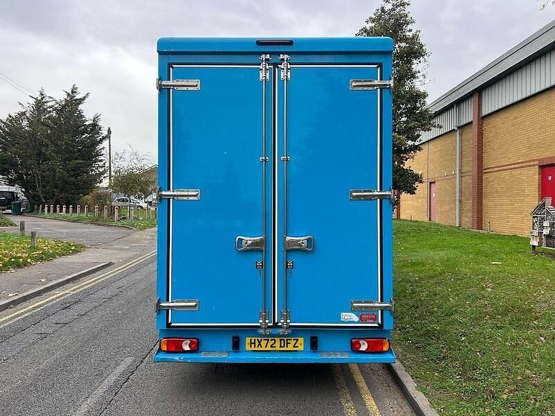 Used Peugeot Boxer S 140 HP (102 kW) 2022 Blue Van