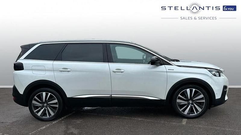 White Used 2020 Peugeot 5008 Premium MPV | £15,813 (Fair price) - Image 1/4