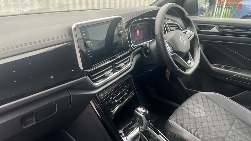 Begagnad VW T-Roc R-line 150 HK (110 kW) 2023 Grå SUV