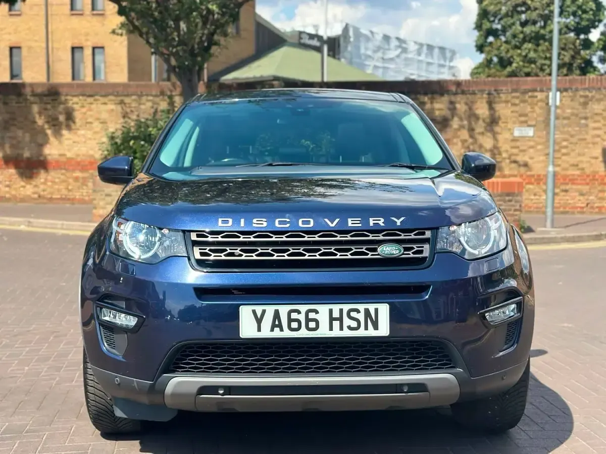 Used Land Rover Discovery Sport SE 180 HP (132 kW) 2017 Blue SUV