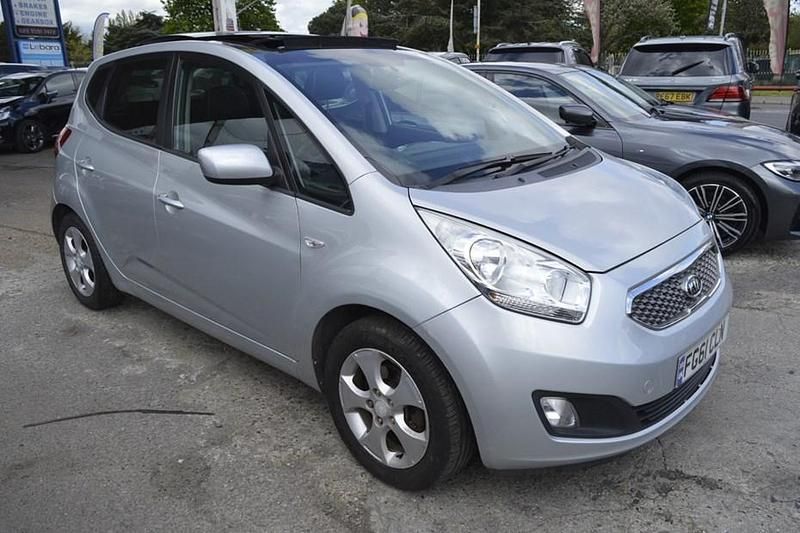 Used Kia Venga 125 HP (91 kW) 2011 Silver Hatchback