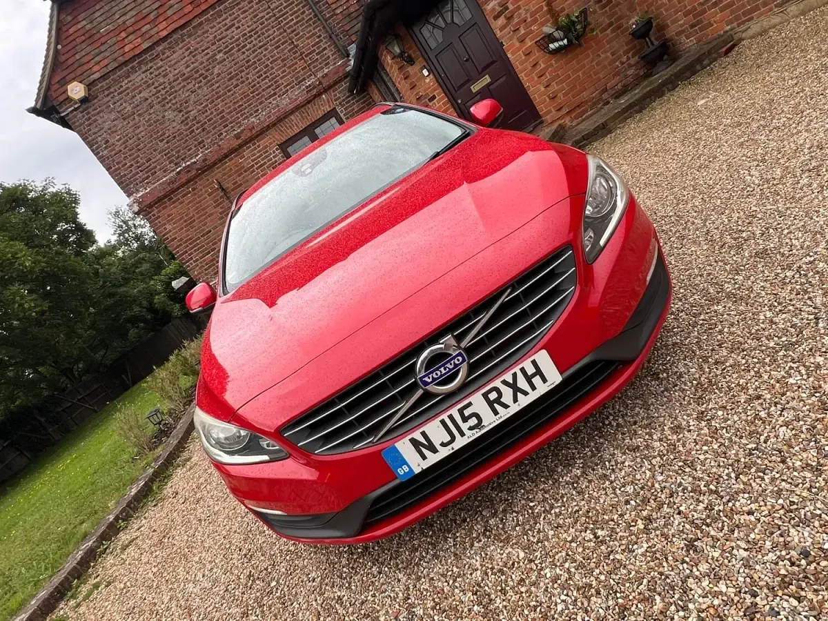 Used Volvo V60 Business Edition 181 HP (133 kW) 2015 Red Estate
