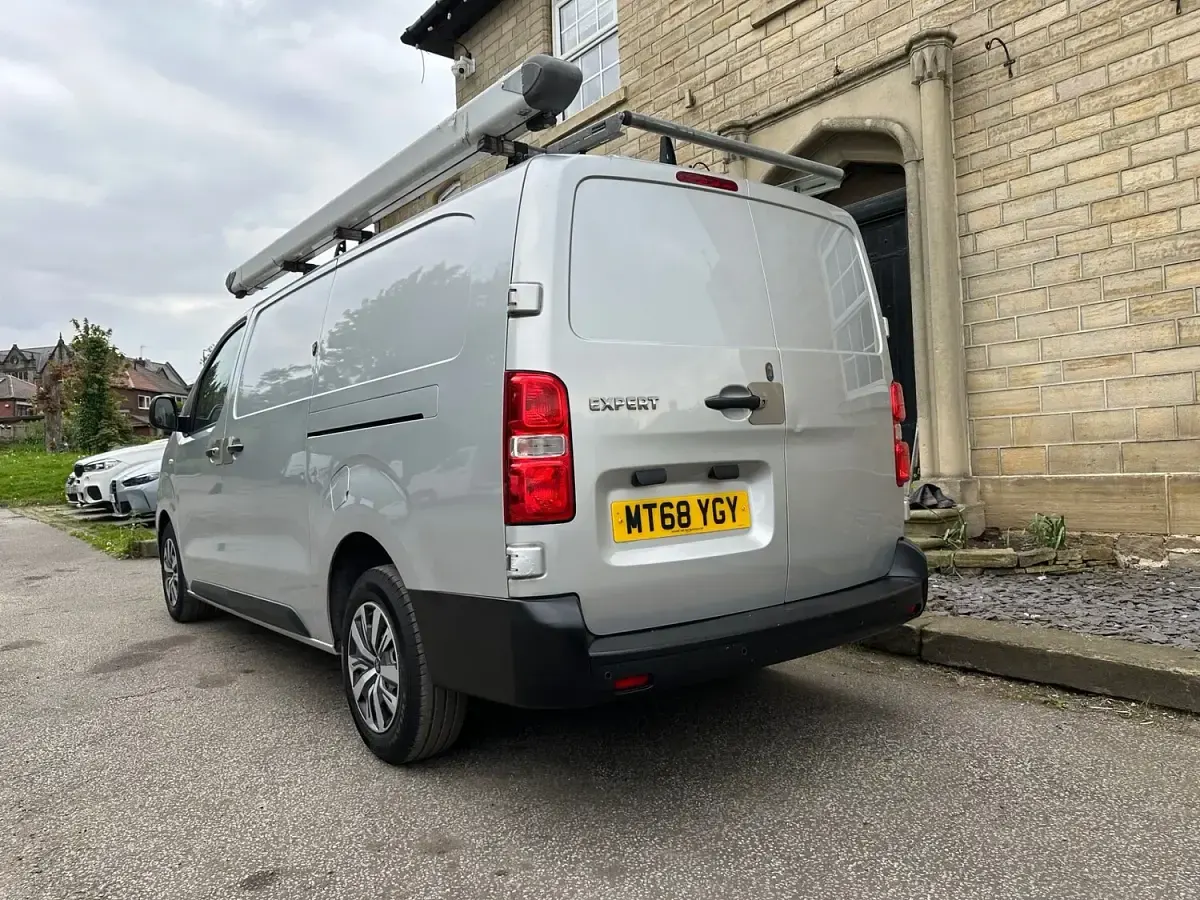Used Peugeot Expert 2019 Silver Van