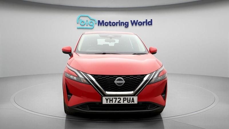 Used Nissan Qashqai Acenta Premium 140 HP (102 kW) 2022 Red SUV