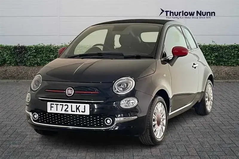 Usado Fiat 500C Red 70 HP (51 kW) 2023 Preto Cabrios