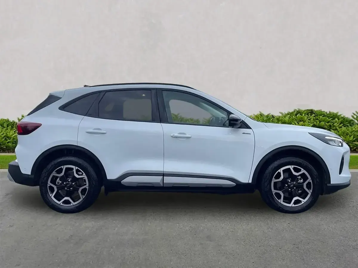 Usado Ford Kuga Active 243 CV (178 kW) 2024 Blanco SUV