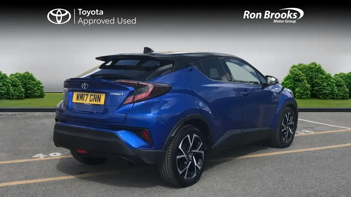Used Toyota C-HR 122 HP (89 kW) 2017 Blue SUV