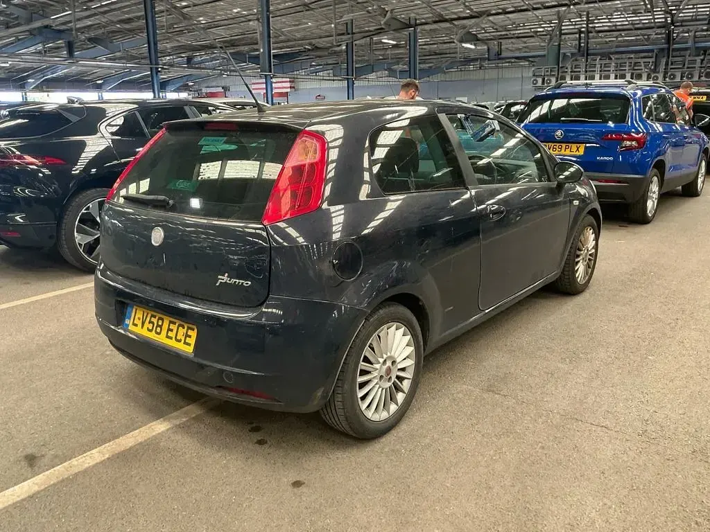 Used Fiat Grande Punto 77 HP (56 kW) 2008 Blue Hatchback