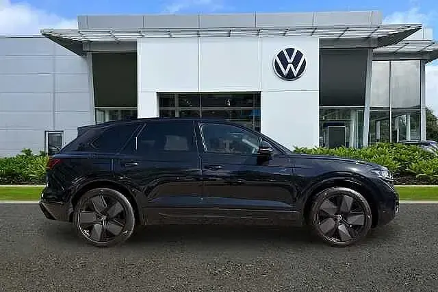 Used VW Touareg Black Edition 286 HP (210 kW) 2025 Black SUV