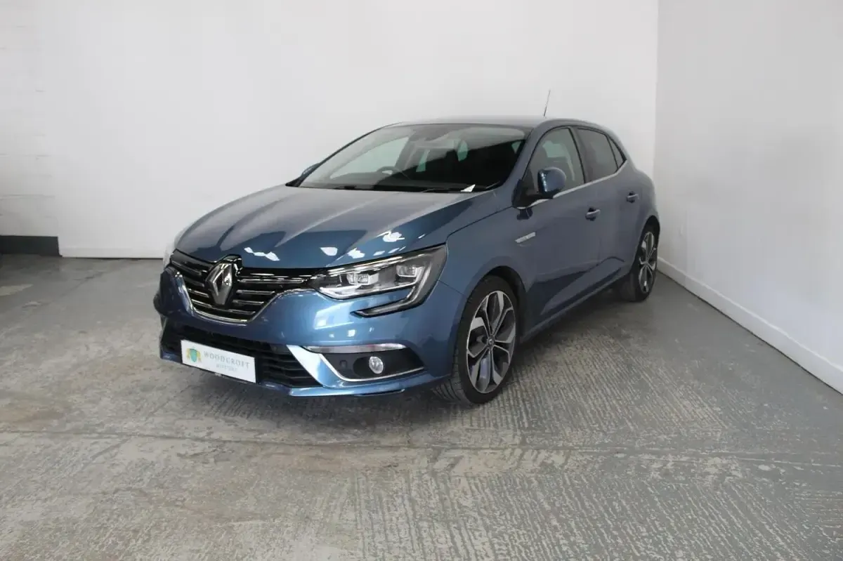 Used Renault Mégane IV Signature 130 HP (95 kW) 2016 Blue Hatchback