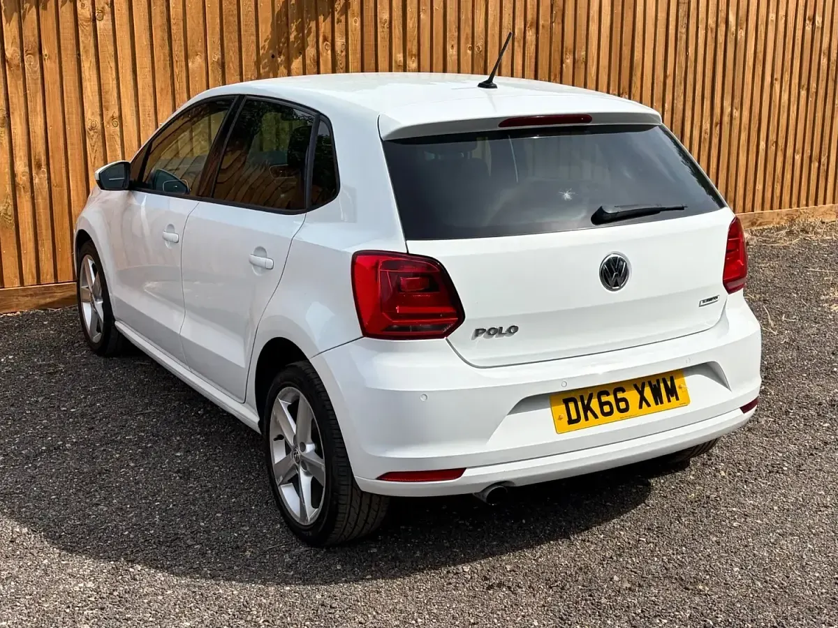 Used VW Polo SEL 2016 White Hatchback