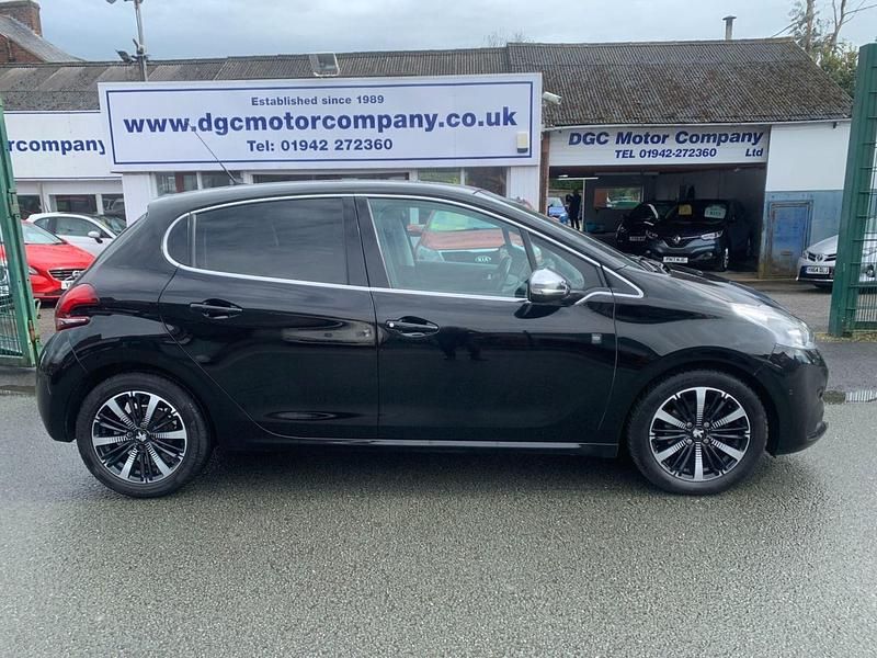 Used Peugeot 208 S 102 HP (75 kW) 2018 Black Hatchback