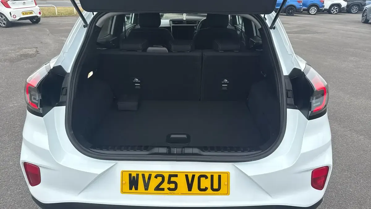 Used Ford Puma Titanium 125 HP (91 kW) 2025 White SUV