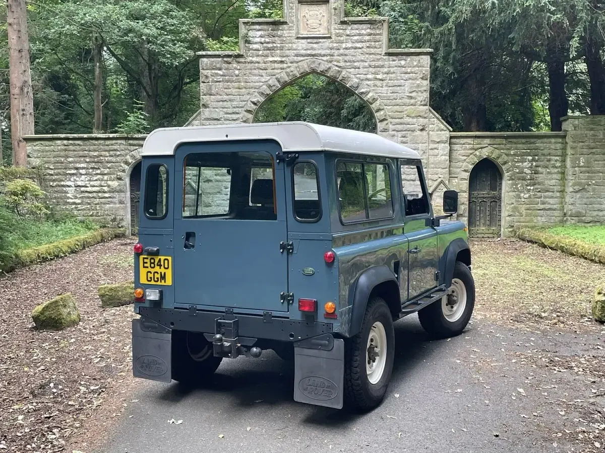 Used Land Rover Defender 90 HP (66 kW) 1988 Blue SUV