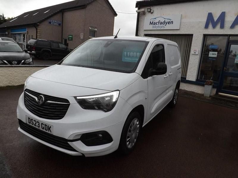 Used Vauxhall Combo S 100 HP (73 kW) 2023 White MPV