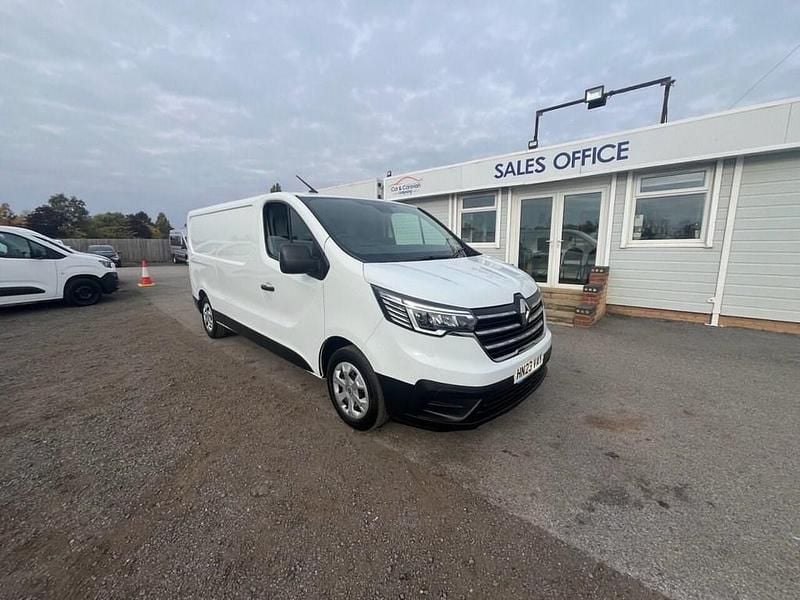 White Used 2023 Renault Trafic Business Van | £11,780 (Good price) - Image 1/4