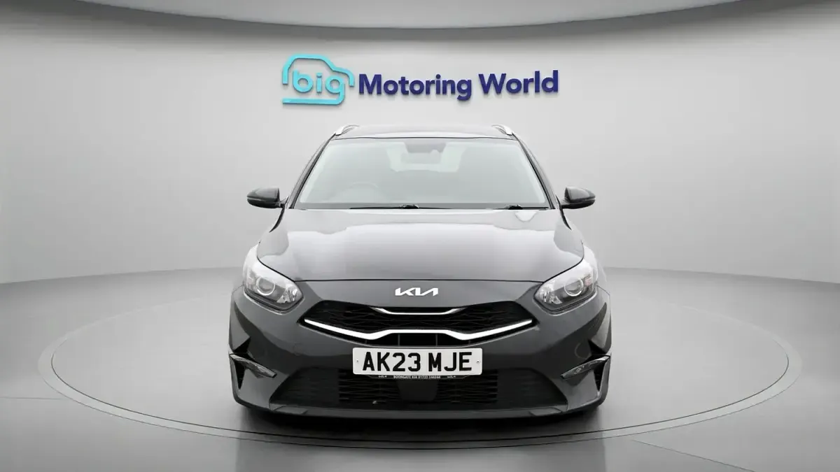 Used Kia Ceed 2023 Grey Hatchback