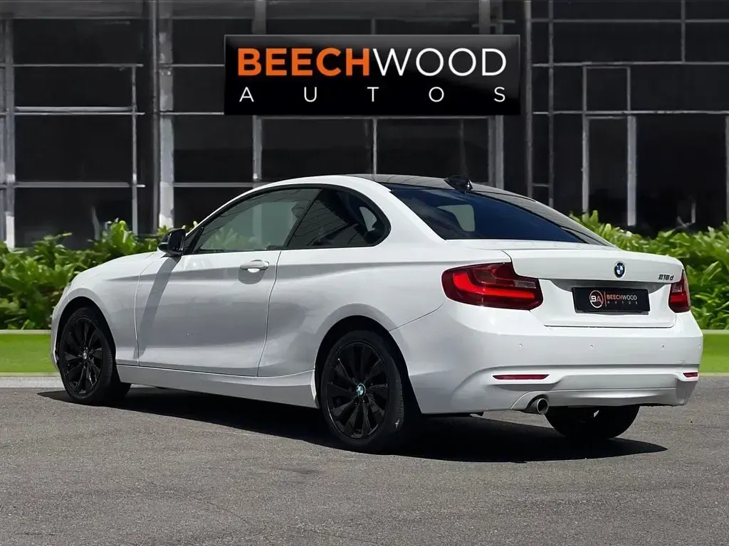 Usado BMW 218 Advantage 150 CV (110 kW) 2016 Blanco Coupe