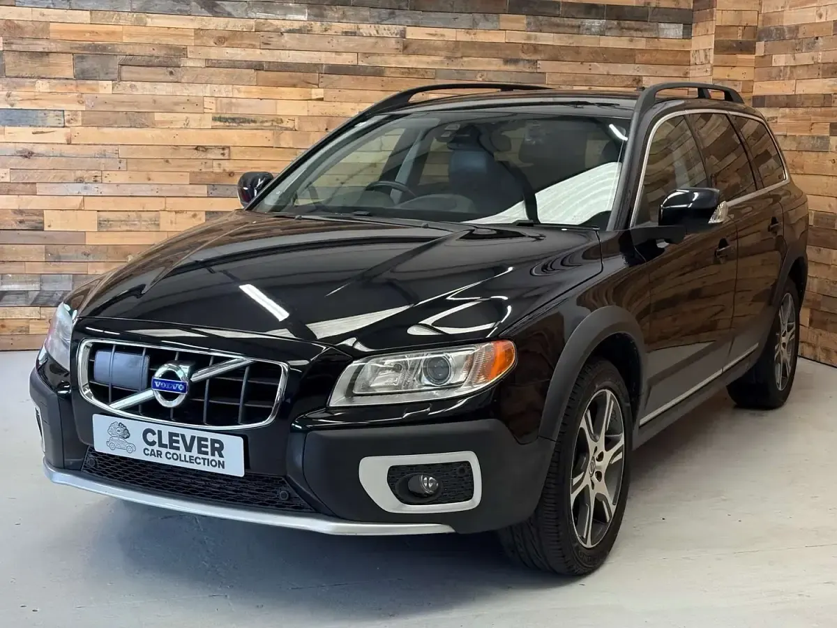 Used Volvo XC70 SE Lux 304 HP (223 kW) 2012 Black Estate