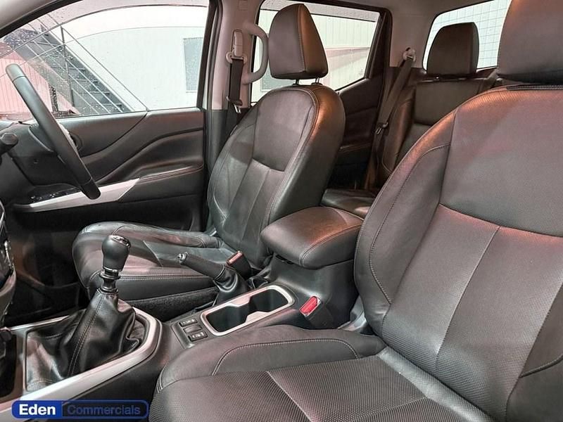 Used Nissan Navara Tekna 190 HP (139 kW) 2021 Silver Pickup