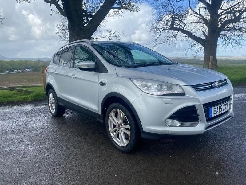 Begagnad Ford Kuga Titanium 180 HK (132 kW) 2015 Silver SUV