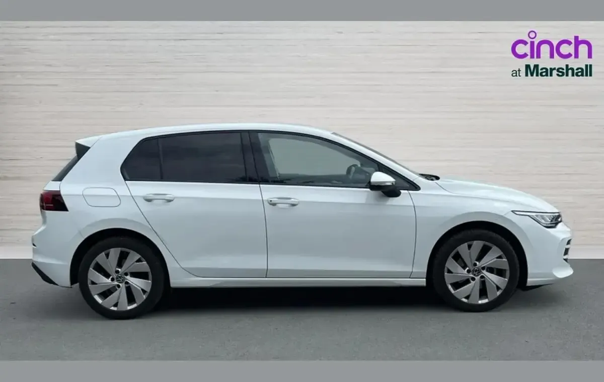Used VW Golf VIII Match 147 HP (108 kW) 2024 White Hatchback