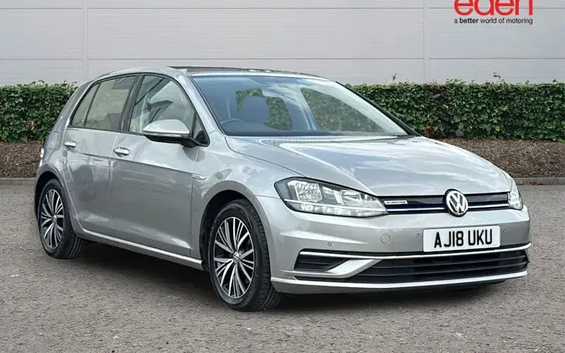 Used VW Golf VII SE 131 HP (96 kW) 2018 Hatchback