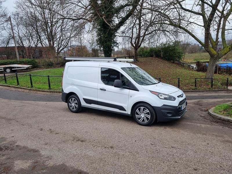 White Used 2017 Ford Transit Connect Trend MPV | £5,490 (Super price) - Image 1/4