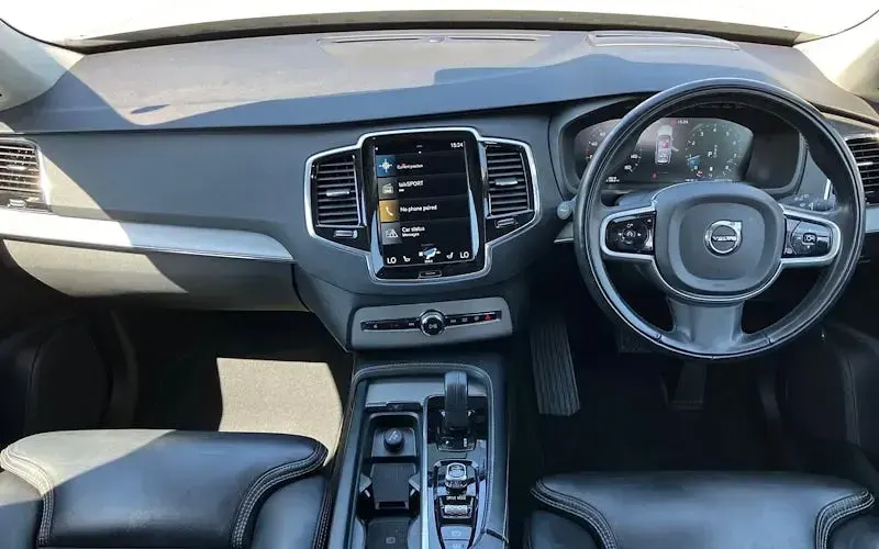 Used Volvo XC90 Momentum 250 HP (183 kW) 2020 White SUV