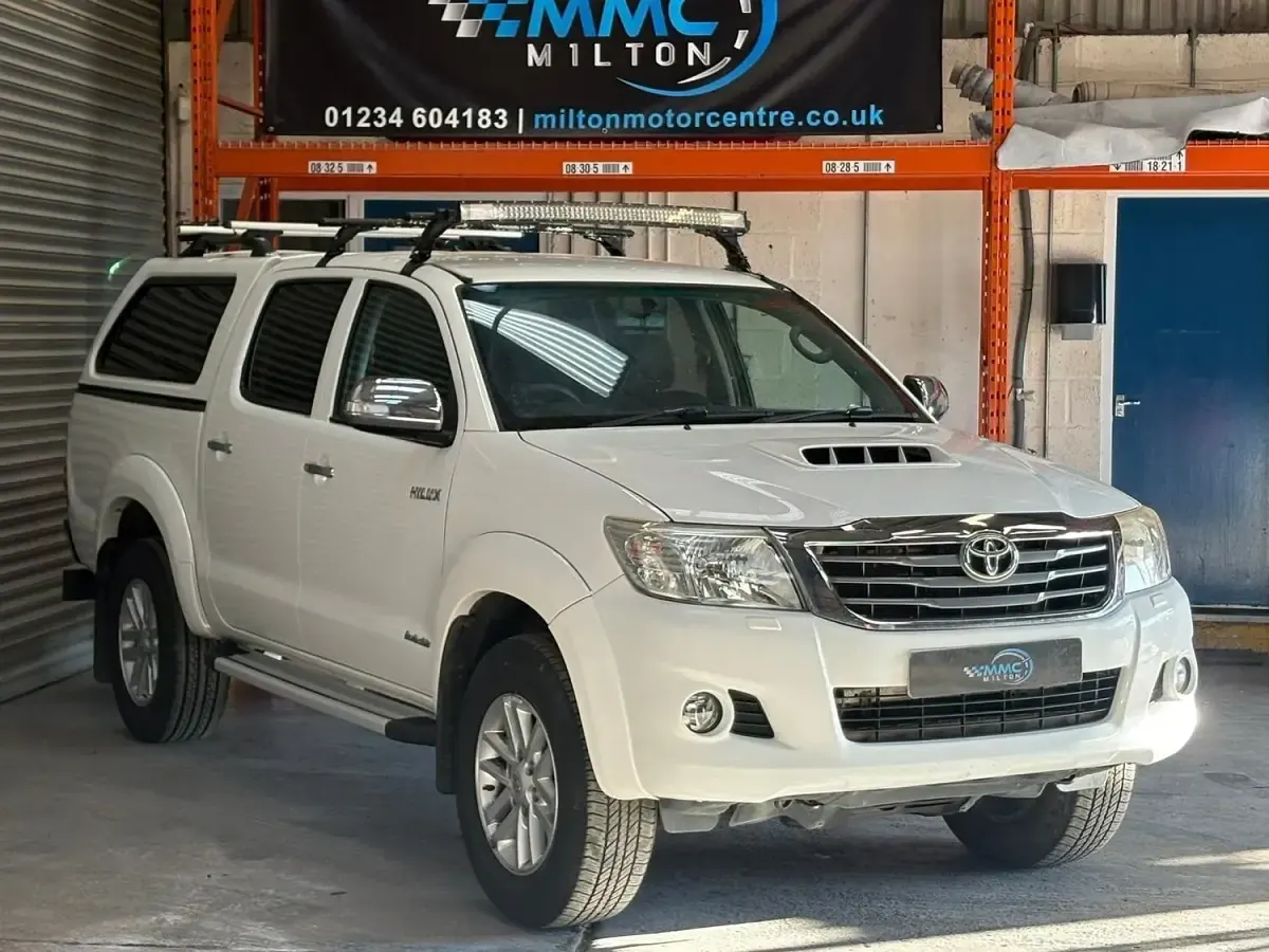 Used Toyota HiLux 2016 White Pickup