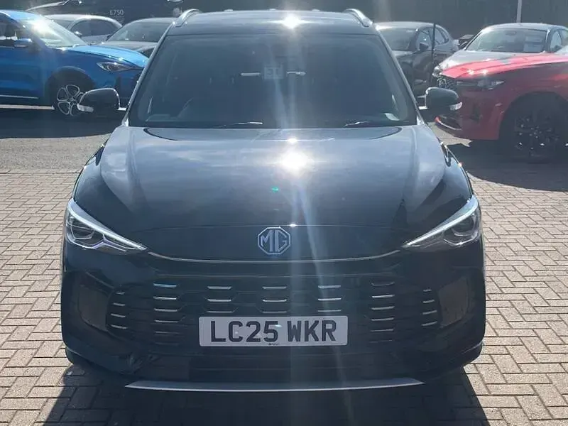 Used MG ZS Trophy 196 HP (144 kW) 2025 Black SUV