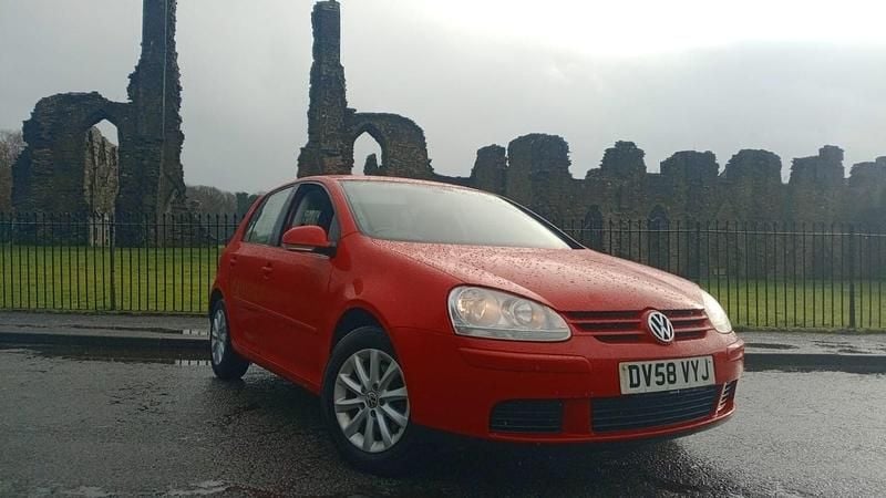 Used VW Golf VI Match 103 HP (75 kW) 2008 Red Hatchback