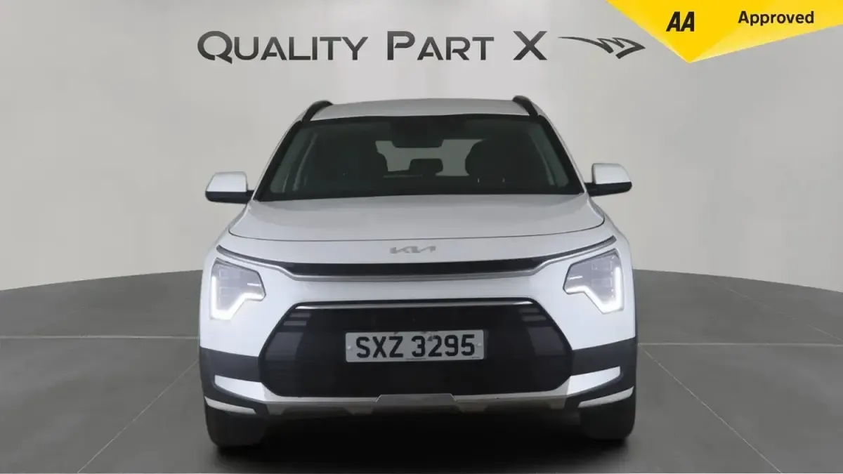 Used Kia Niro 2023 White SUV