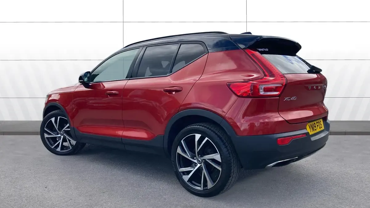 Used Volvo XC40 R-Design Pro 150 HP (110 kW) 2019 Red SUV