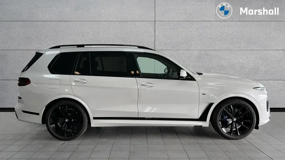 Used BMW X7 M Sport 381 HP (280 kW) 2024 Mineral white metallic SUV