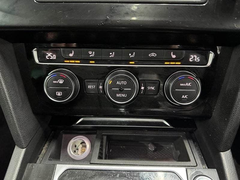 Used VW Passat R-line 190 HP (139 kW) 2016 White Estate