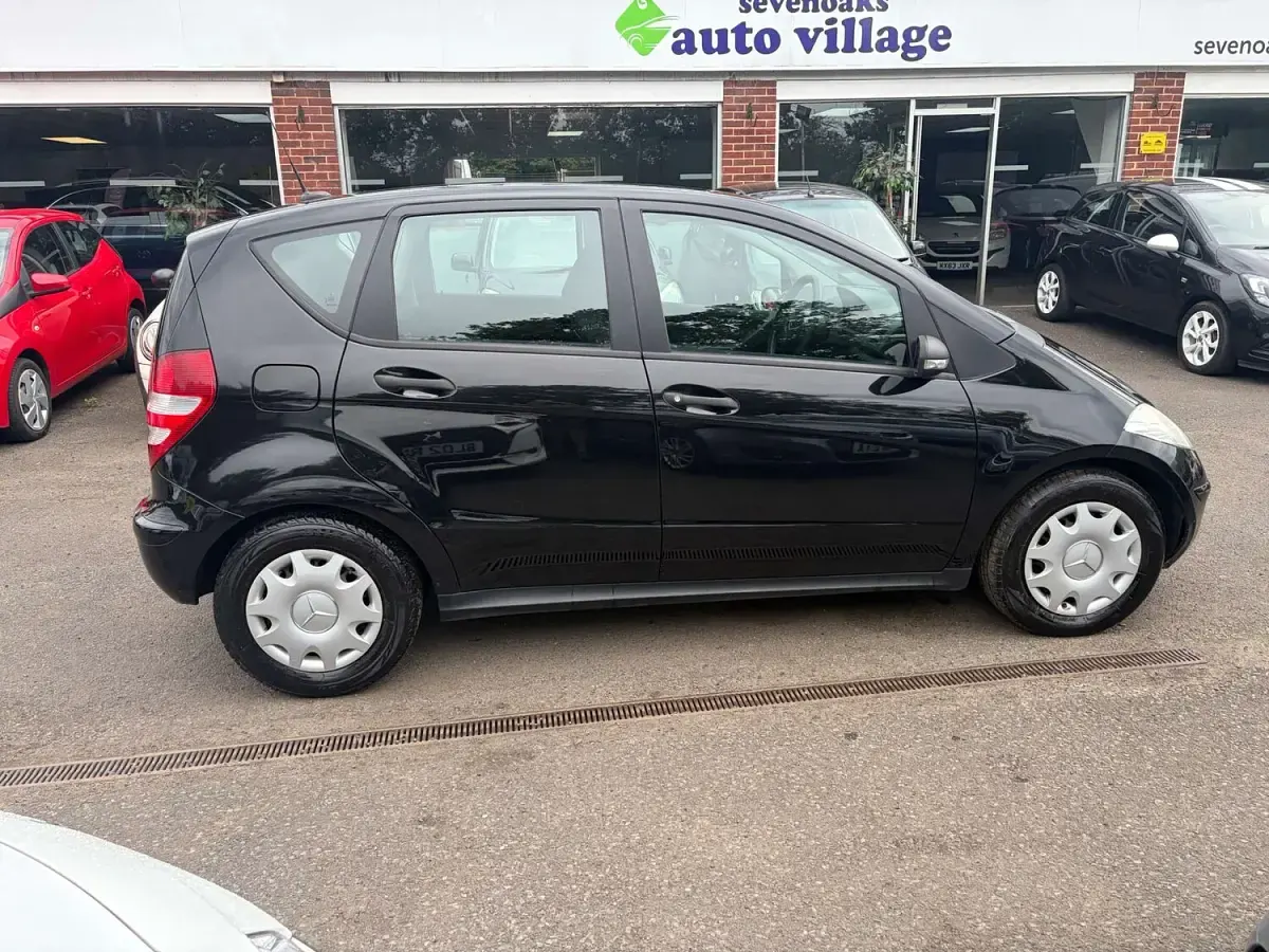 Used Mercedes A150 Classic 95 HP (69 kW) 2007 Black Hatchback