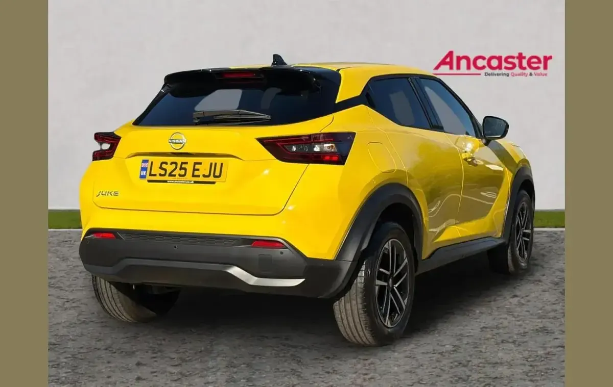 Used Nissan Juke N-Connecta 114 HP (83 kW) 2025 Yellow SUV
