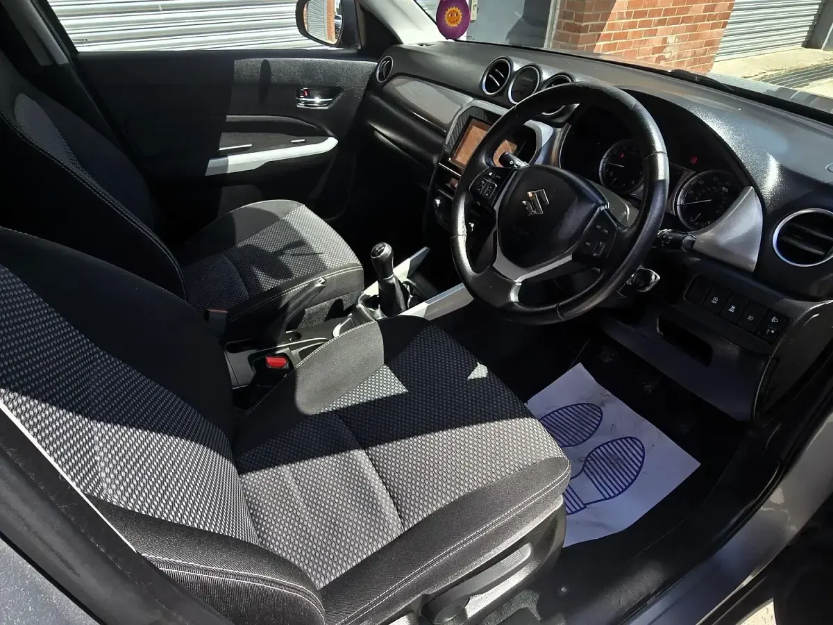 Used Suzuki Vitara SZ-T 120 HP (88 kW) 2017 Grey/black SUV