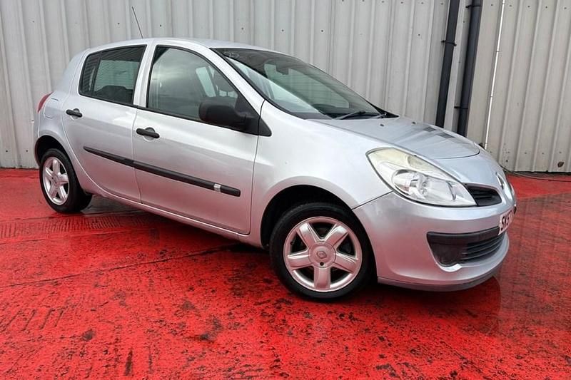 Silver Used 2007 Renault Clio II Expression Hatchback | £2,490 (Good price) - Image 1/1
