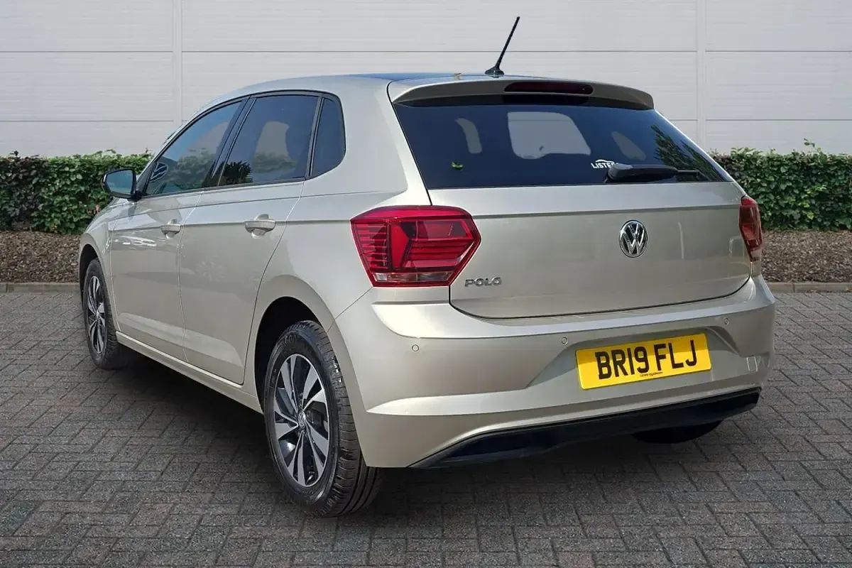 Used VW Polo SE 95 HP (69 kW) 2019 Silver Hatchback