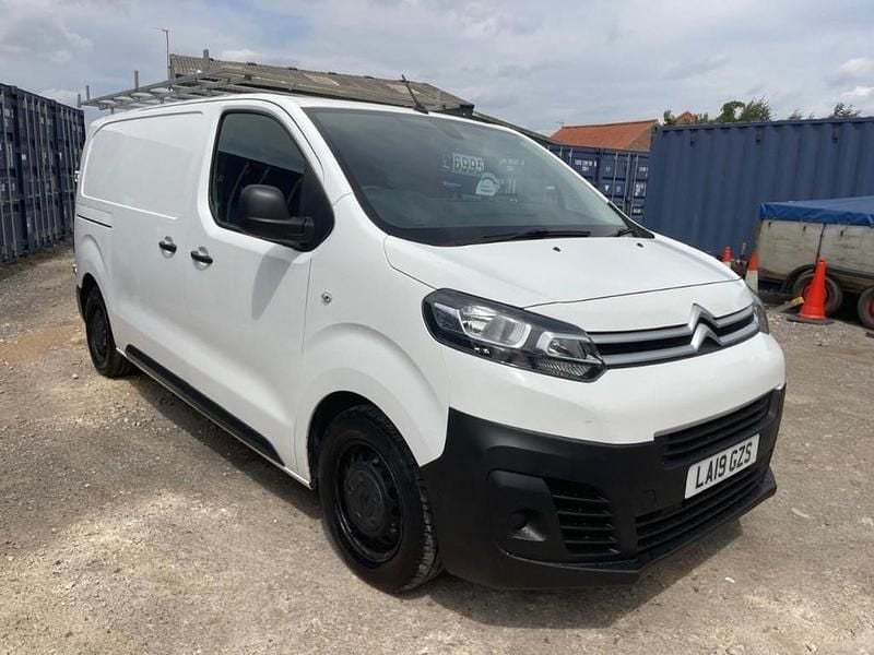 White Used 2019 Citroën Dispatch MPV | £6,995 (A bit pricey) - Image 1/4