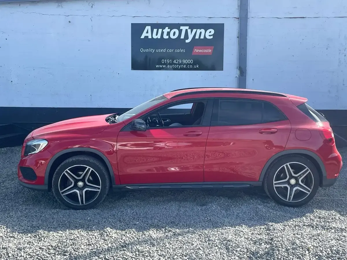 Used Mercedes GLA200 AMG line 136 HP (100 kW) 2015 Red SUV