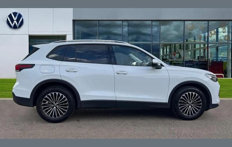 Used VW Tiguan Life 128 HP (94 kW) 2024 White SUV