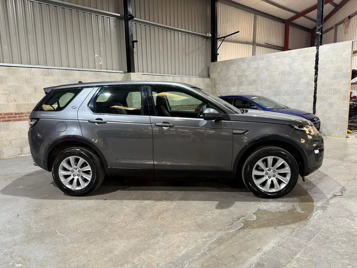 Used Land Rover Discovery Sport SE 180 HP (132 kW) 2016 Grey SUV