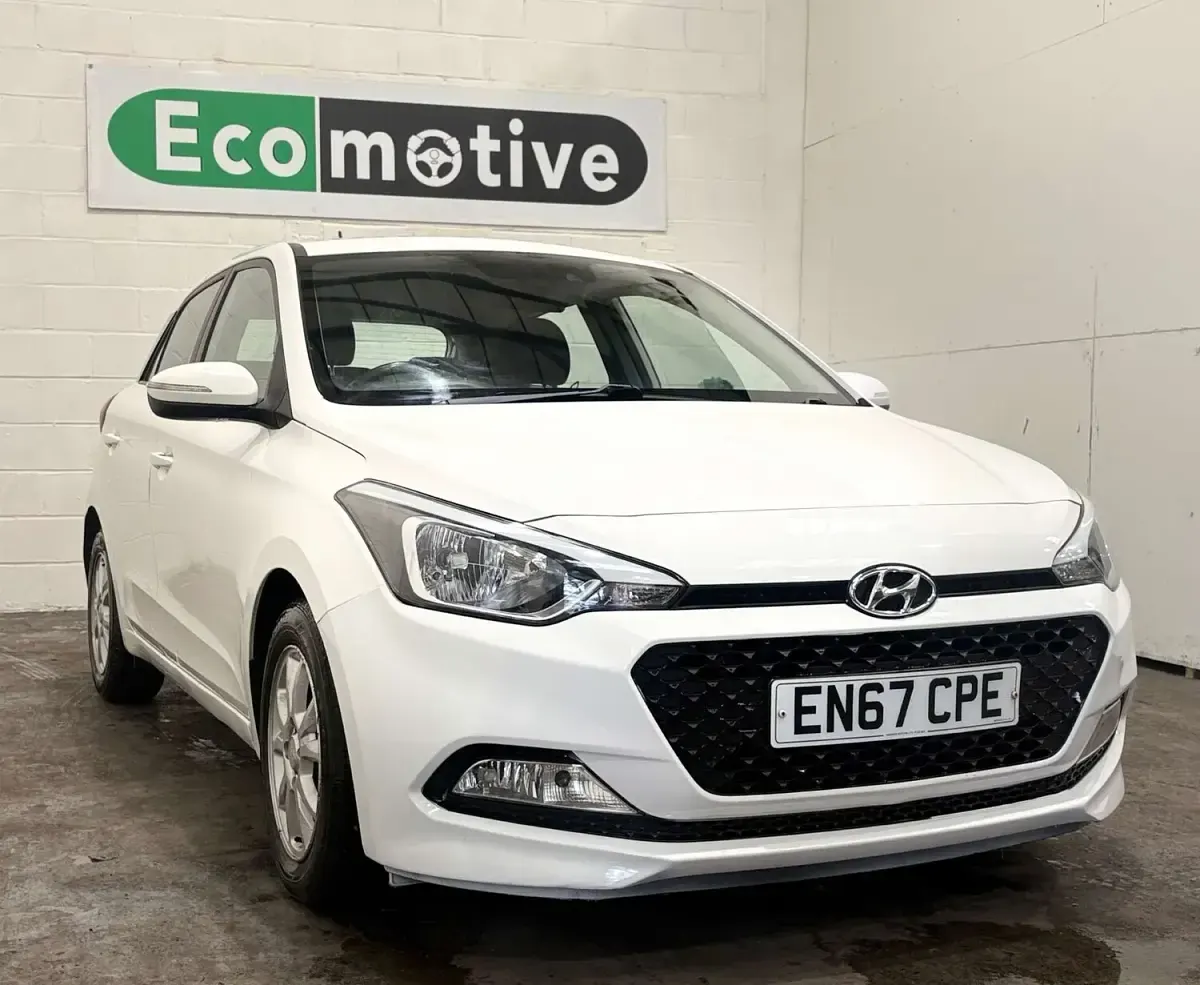 Used Hyundai i20 SE 100 HP (73 kW) 2018 White Hatchback