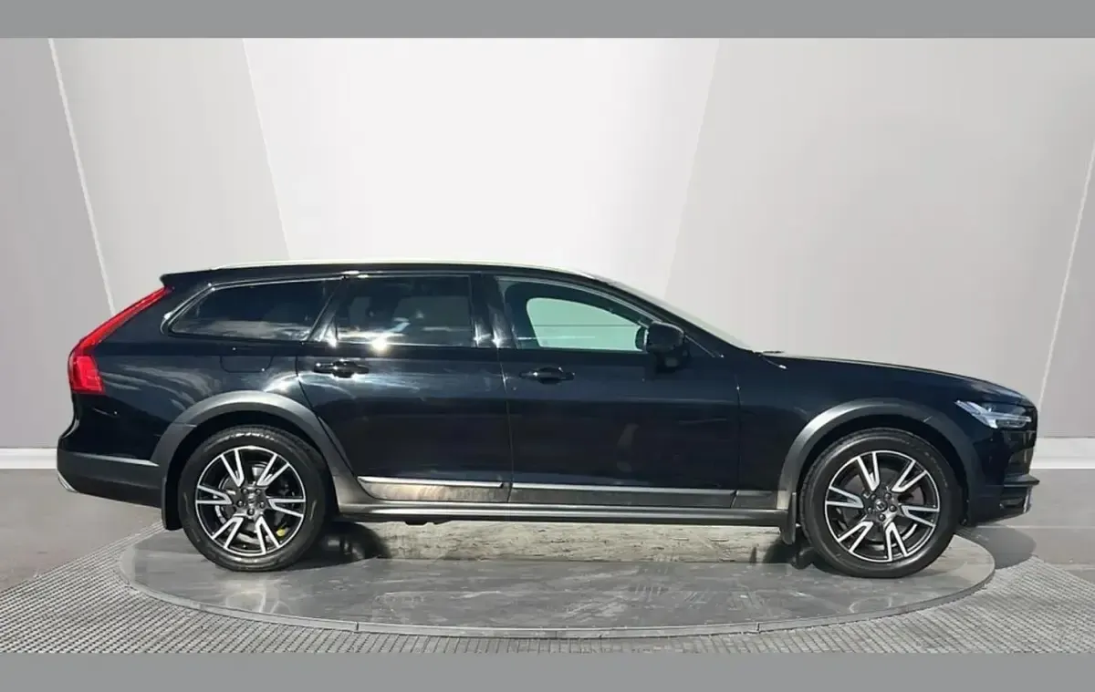 Used Volvo V90 CC Plus 340 HP (250 kW) 2020 Black Estate