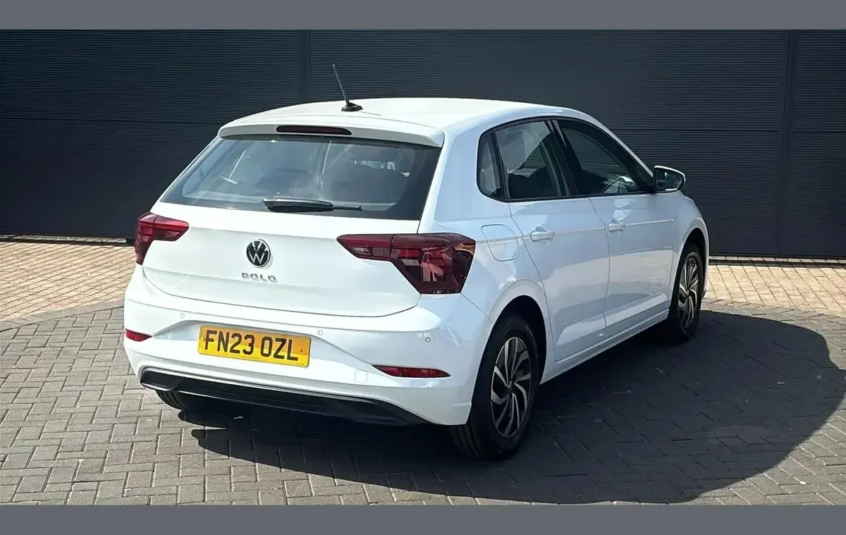 Used VW Polo Life 95 HP (69 kW) 2023 White Hatchback
