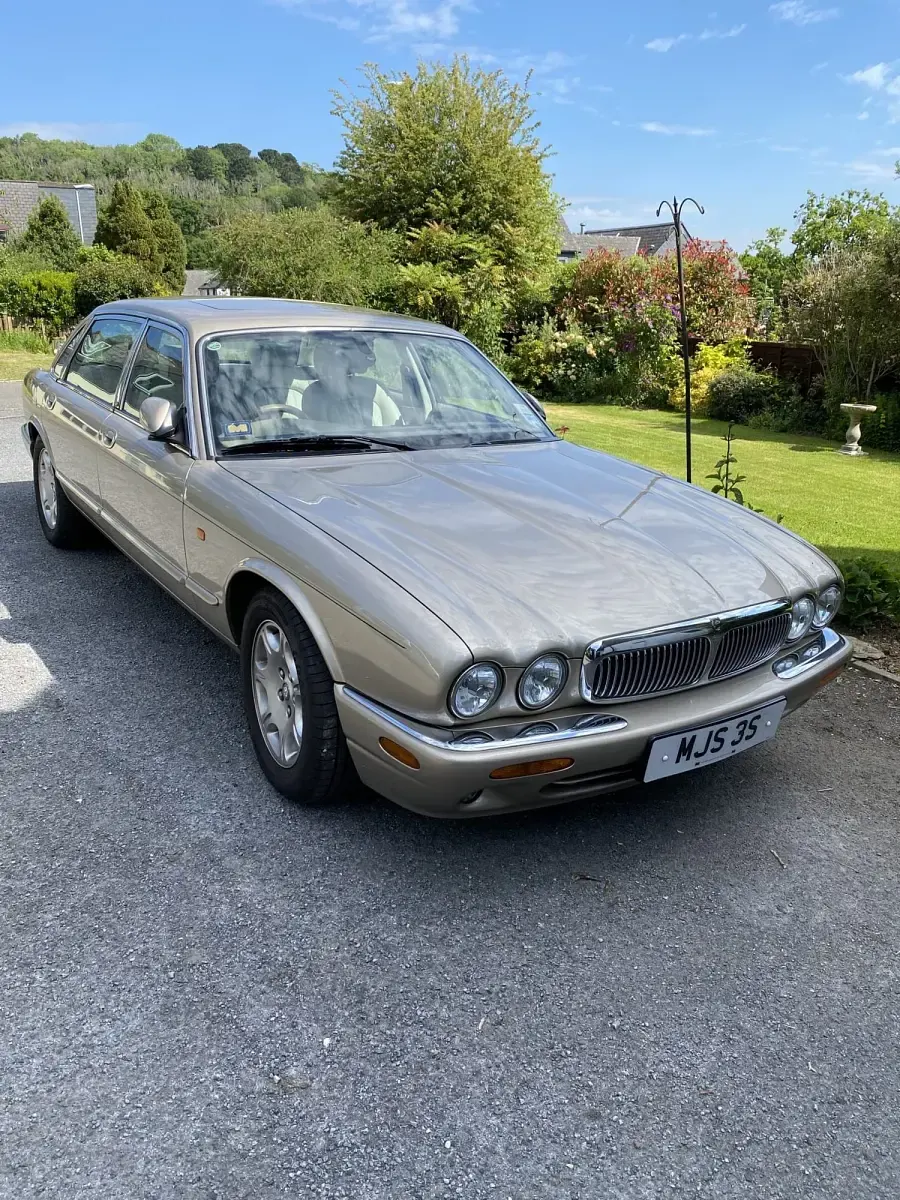 Usado Jaguar XJ Sovereign 2000 Bege Sedan