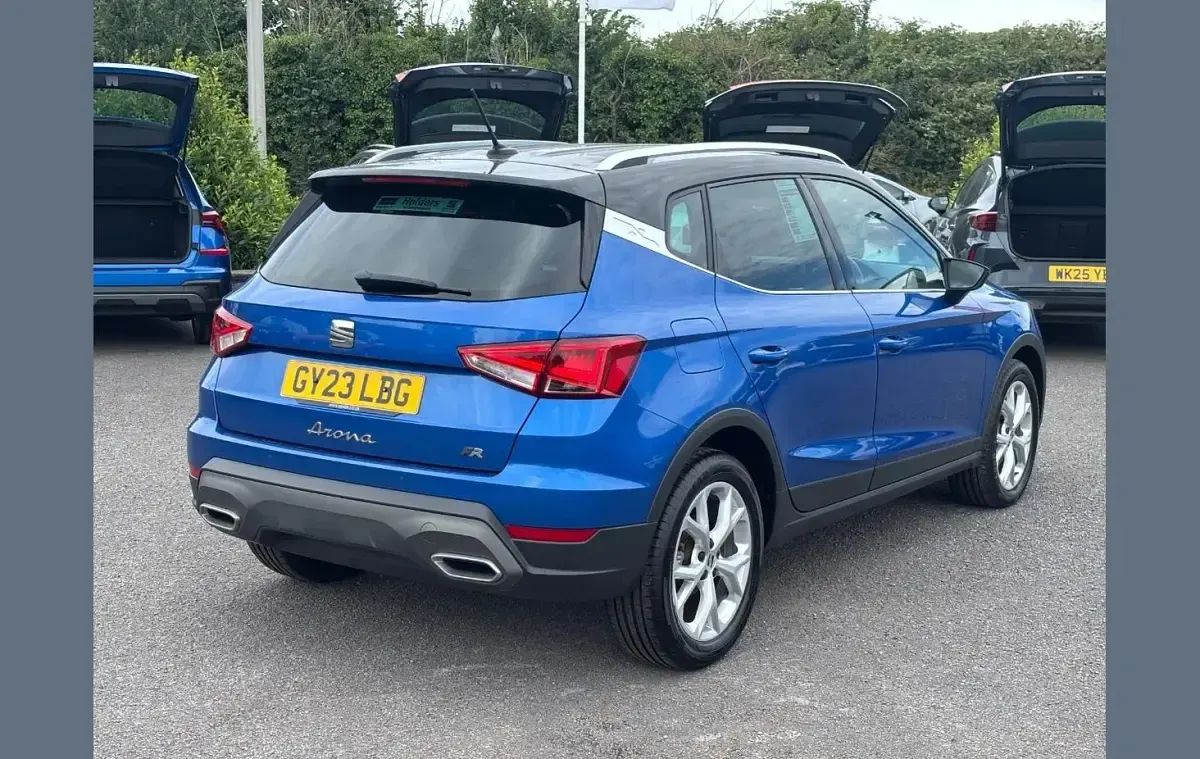 Used Seat Arona FR 108 HP (79 kW) 2023 Blue SUV
